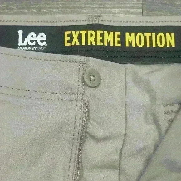 Lee Performance Series Cargo Shorts Men Sz 42x10 Extreme Motion Stretch Gorpcore - Picture 6 of 13